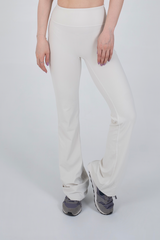 Aguila FitFlare Pant White
