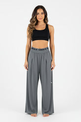Wide-Leg Flow Pant