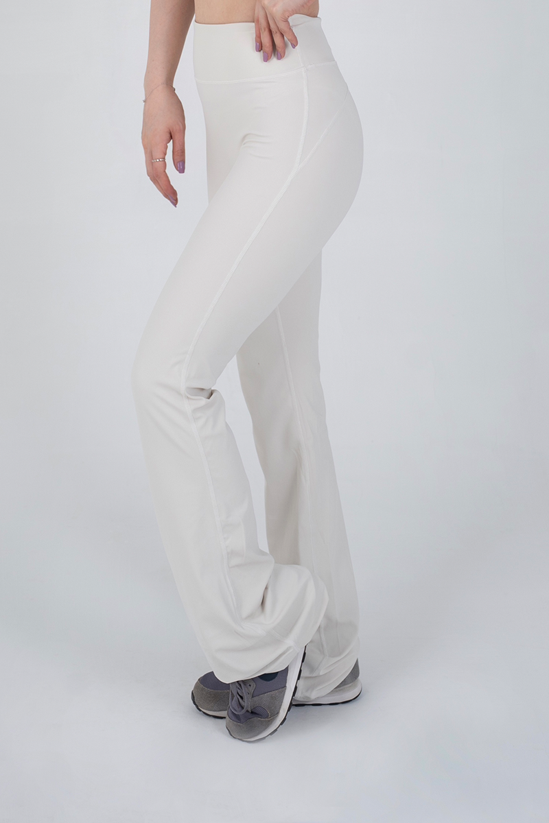 Aguila FitFlare Pant White