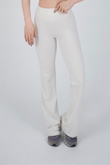 Aguila FitFlare Pant White