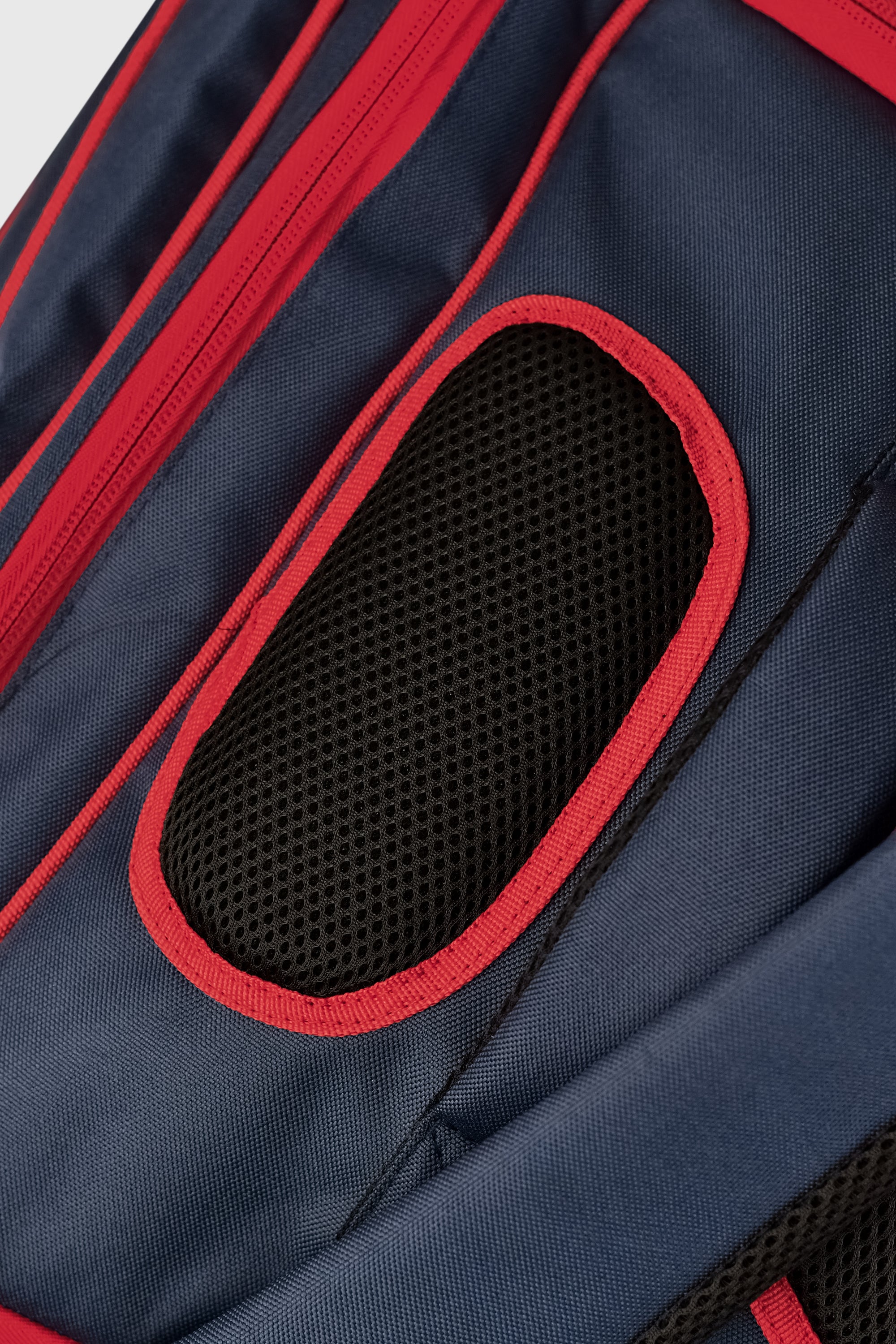 PRO-TOUR DUFFLE BAG NAVY