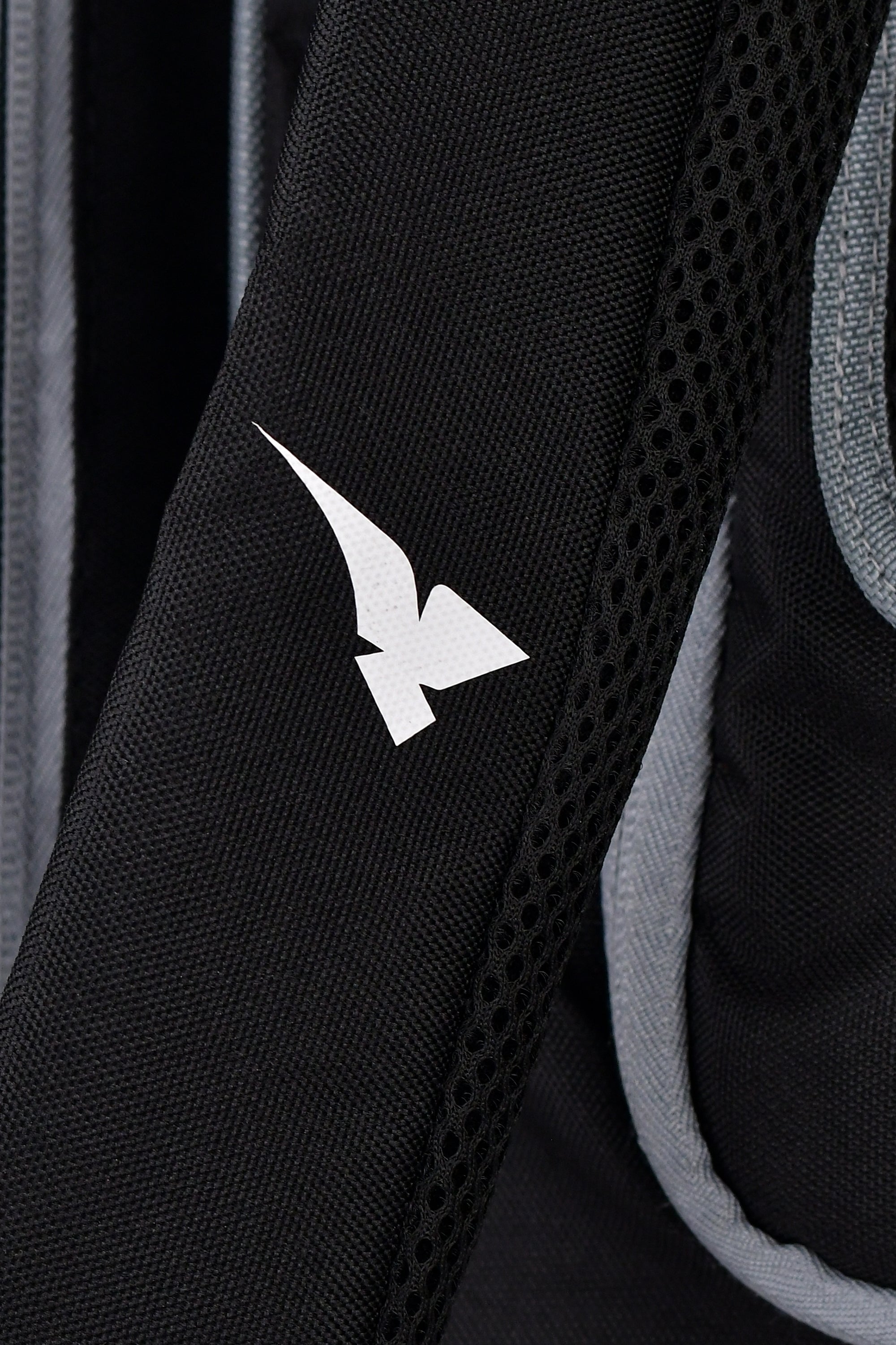 PRO-TOUR DUFFLE BAG BLACK