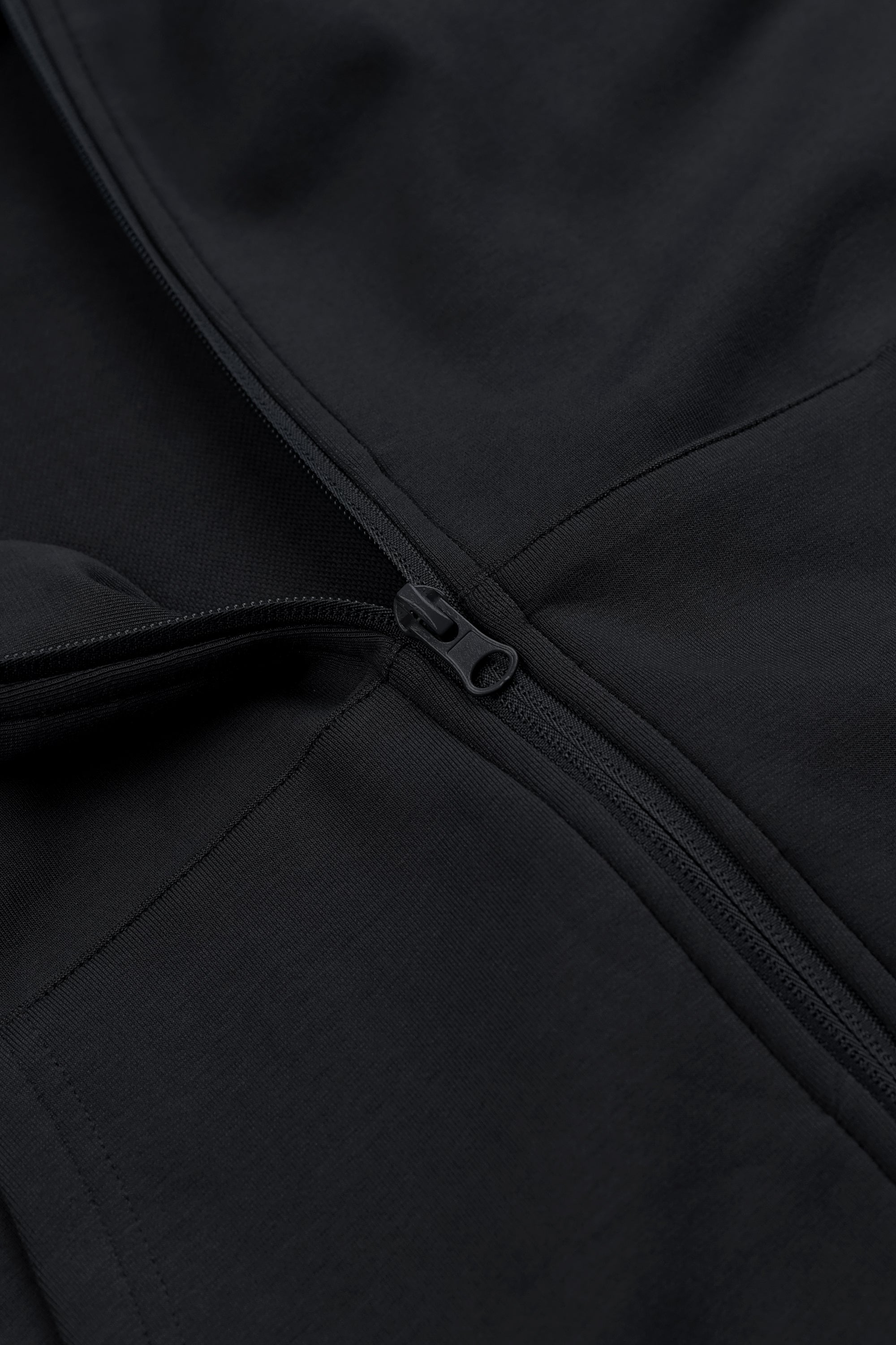 AGUILA TRAVEL AIR BAG HOODIE BLACK