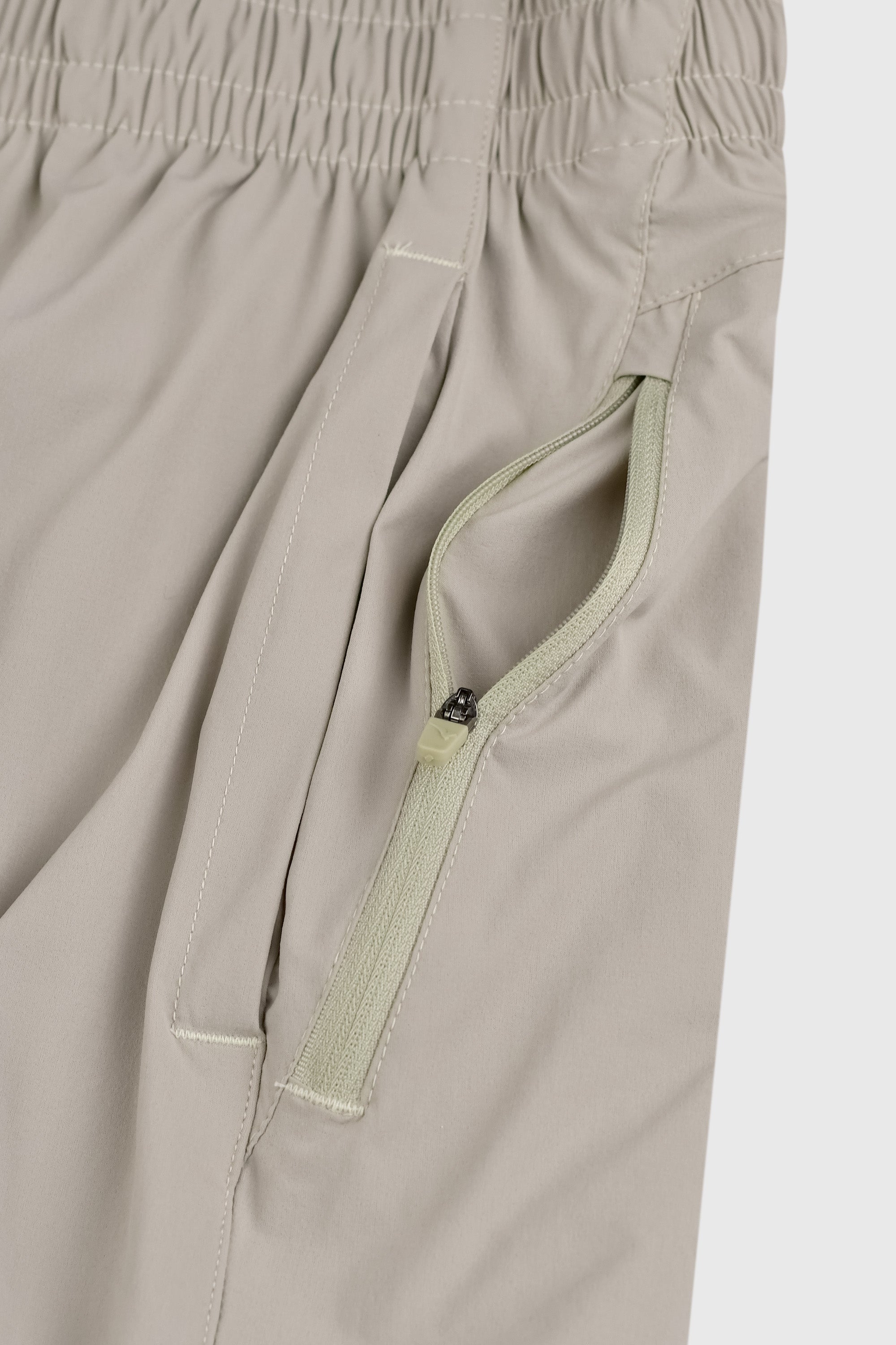 CASUAL SHORT MOCHA BEIGE
